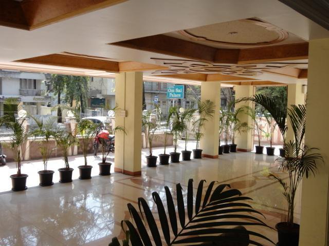 Om Sai Palace Hotel Pune Exterior foto